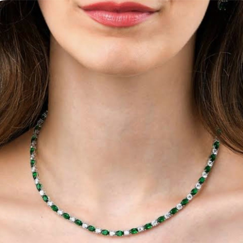 NWT Elegant Green & White Cubic Zirconia Necklace 16 inches